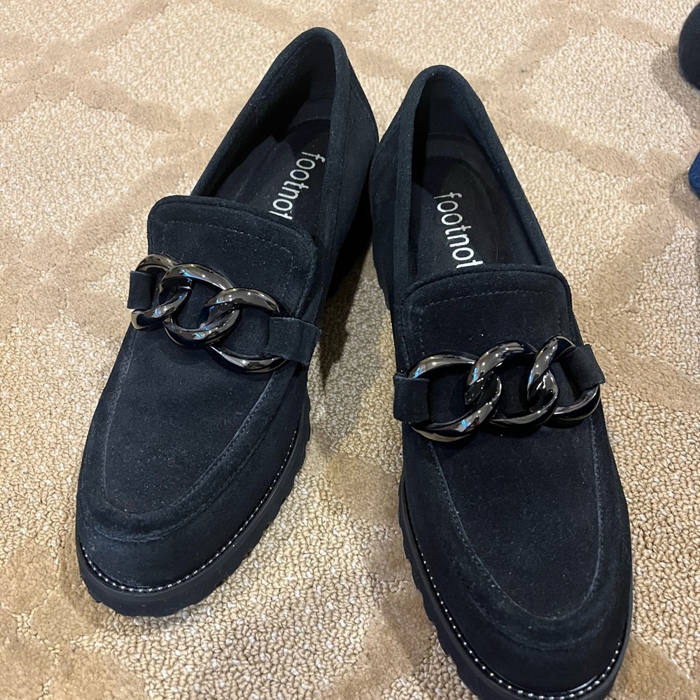 Elegant Black Loafers with Chain Detail